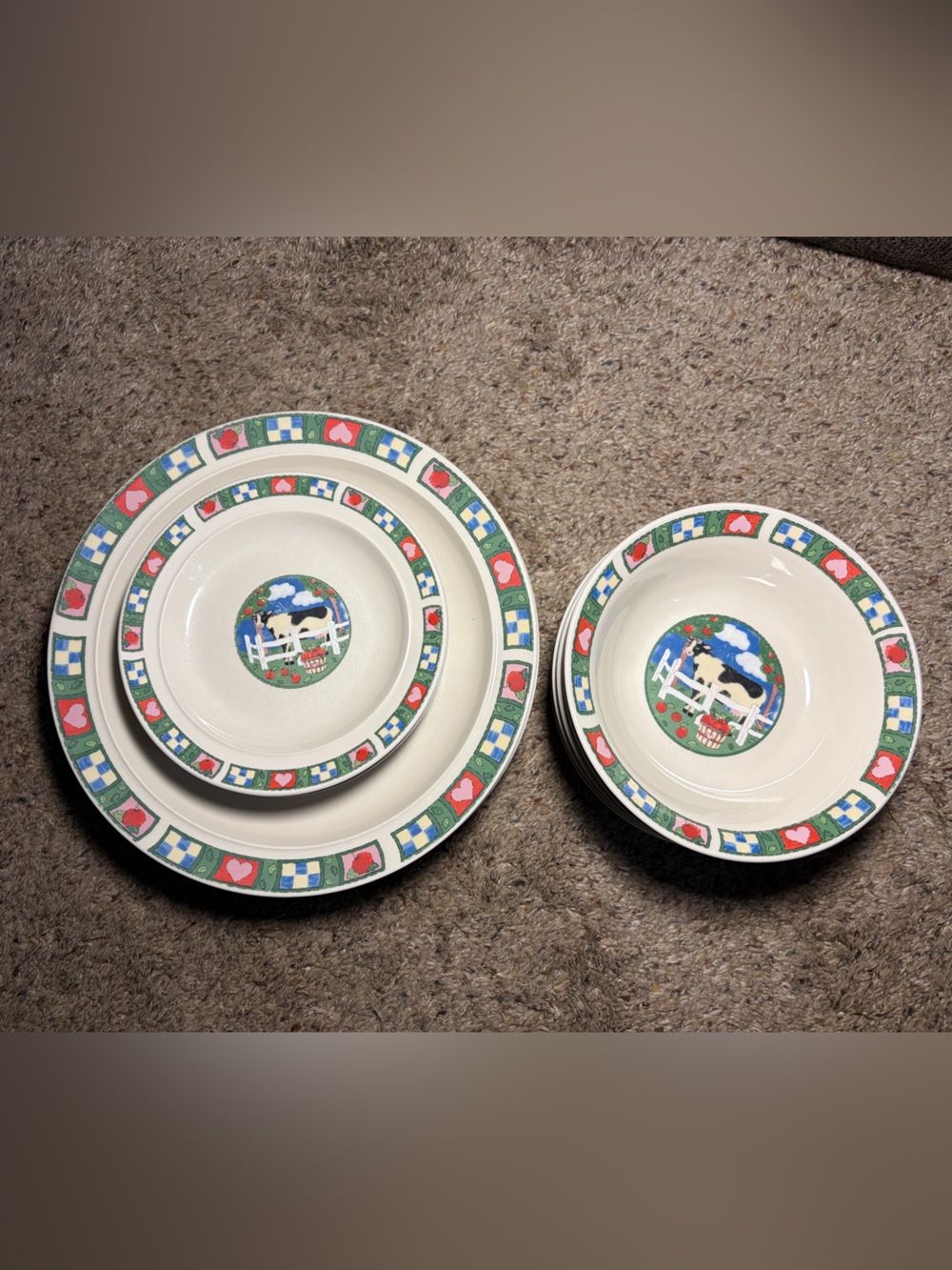 Vintage Gibson "Barnyard" Cow 14-Piece Dinnerware Set